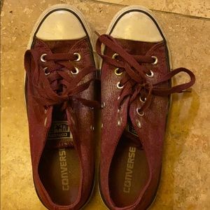 Converse low top Chuck Taylor Burgundy Red Shoes 8